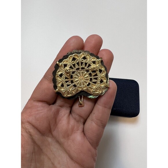 22ct Gold Plated Peacock Shell Brooch Ariki Paua New Zealand - Picture 4 of 4